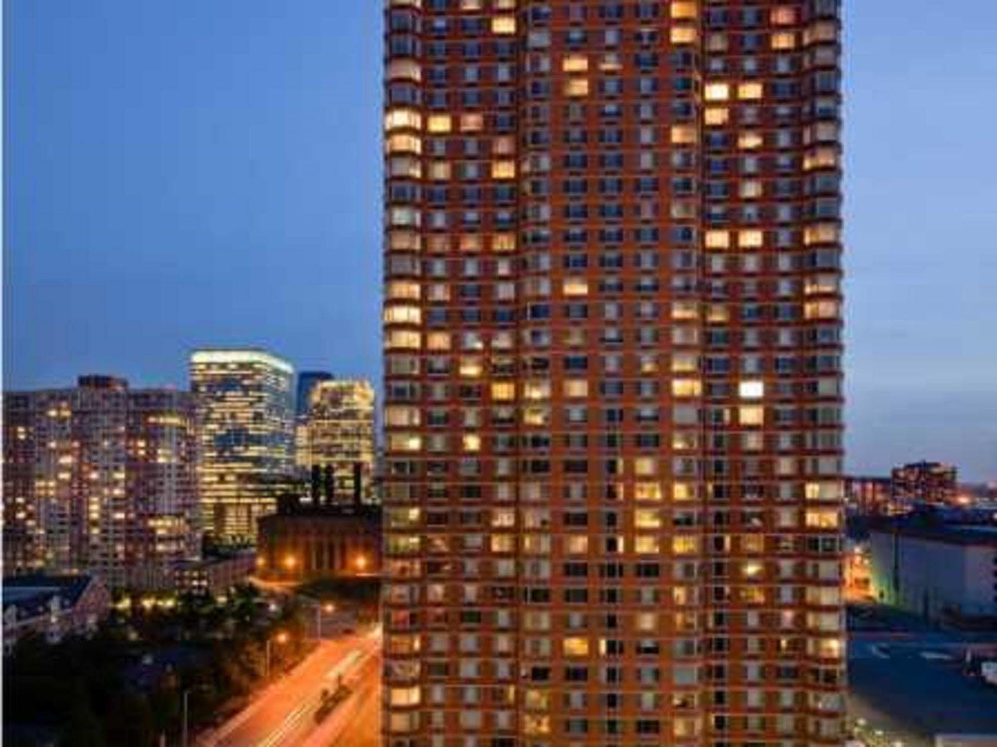 Global Luxury Suites At Jersey City Waterfront المظهر الخارجي الصورة